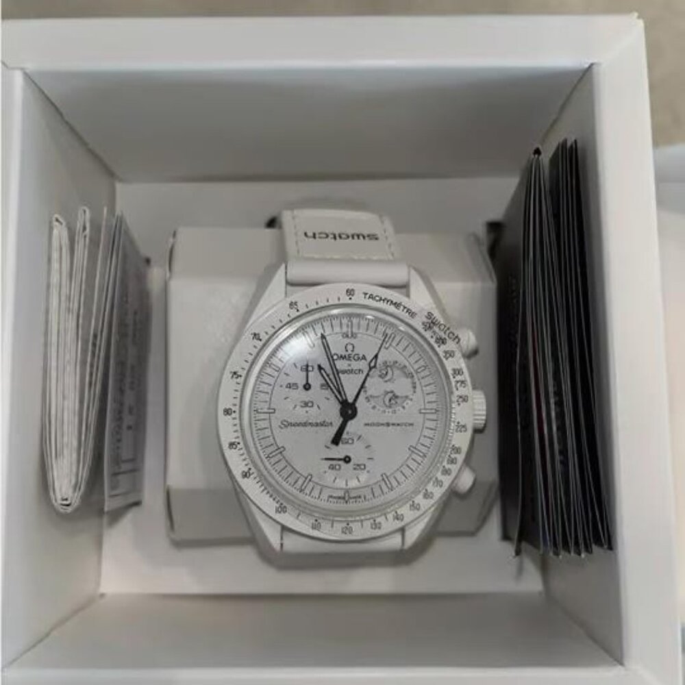 Omega x Swatch Bioceramic MoonSwatch: Mission to Moonphase “Snoopy” WITH PAPERS